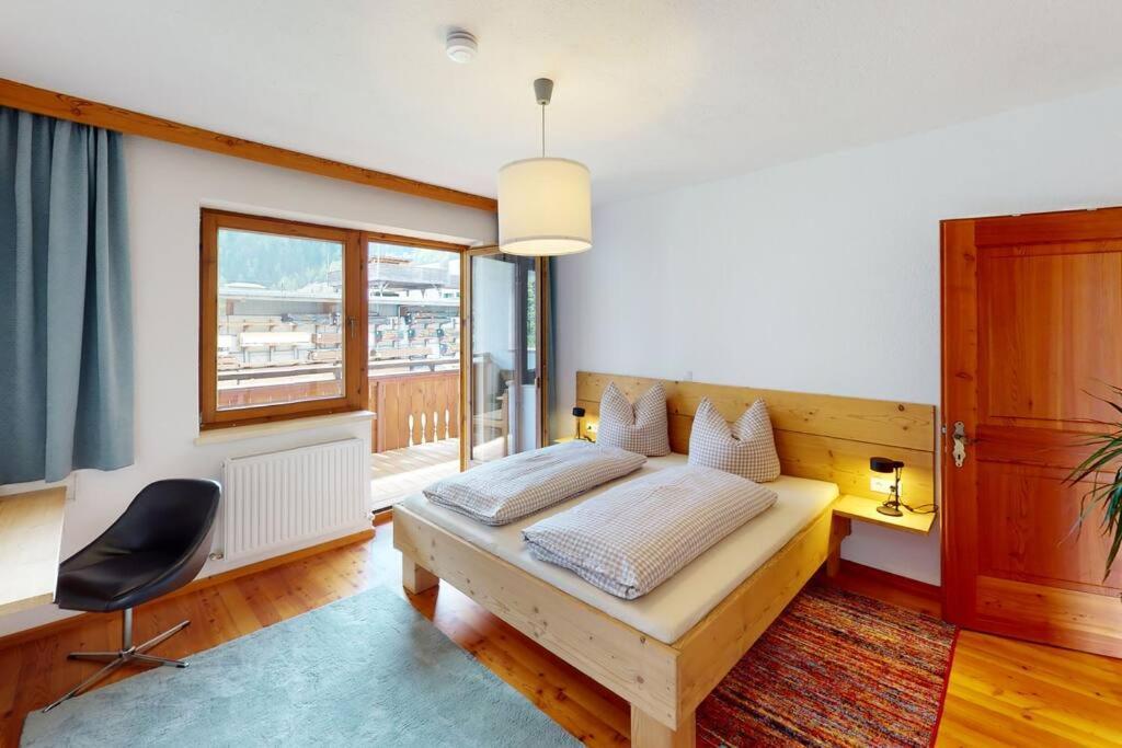 Haus Alberto - Haus Mit 2 Ferienwohnungen Ötztal-Bahnhof Extérieur photo