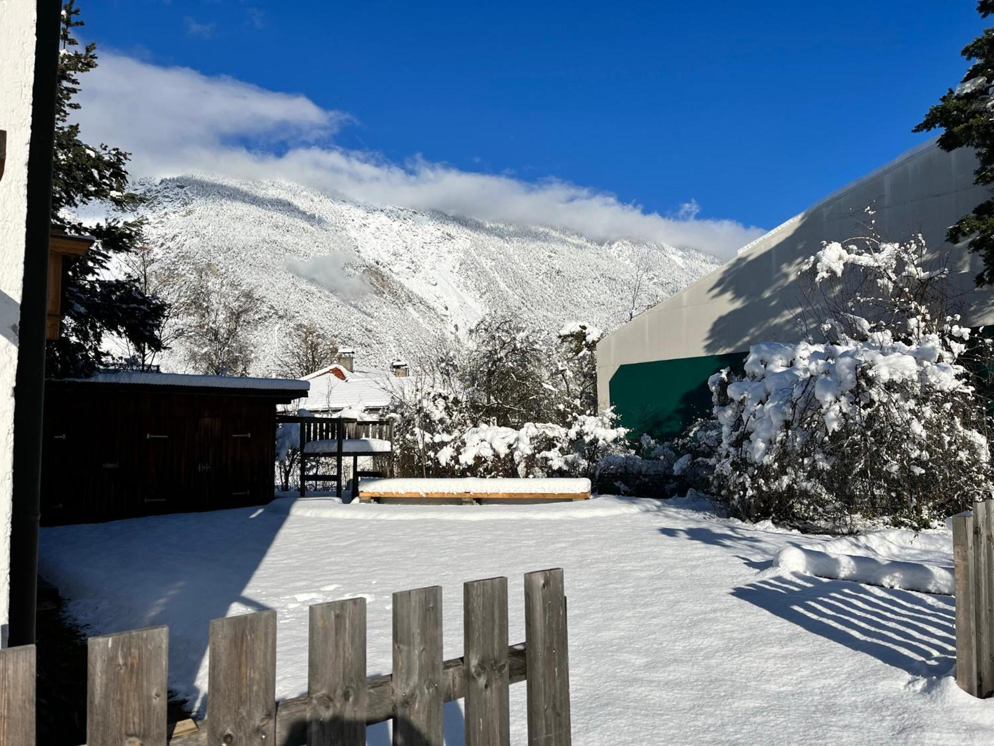 Haus Alberto - Haus Mit 2 Ferienwohnungen Ötztal-Bahnhof Extérieur photo